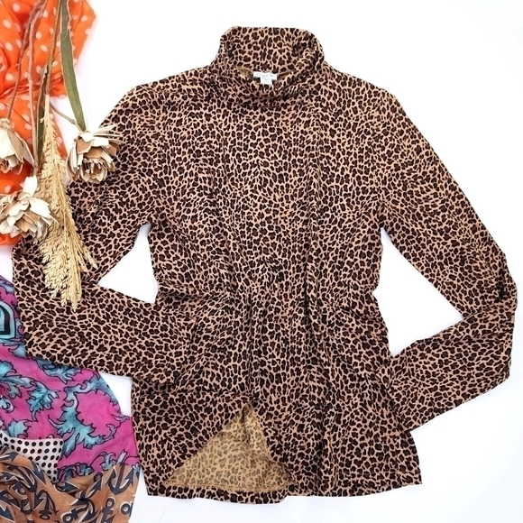 ❣️ J. Crew Leopard Print Turtleneck Sz S Long Sleeve Top - Picture 1 of 6